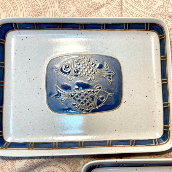 Blue fish sushi plate set of two plus dipping bowl - Picture 3 of 5